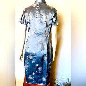 Vintage Chinese Chrysanthemum Cheongsam Silver/Blue Silk Dress Mandarin Collar